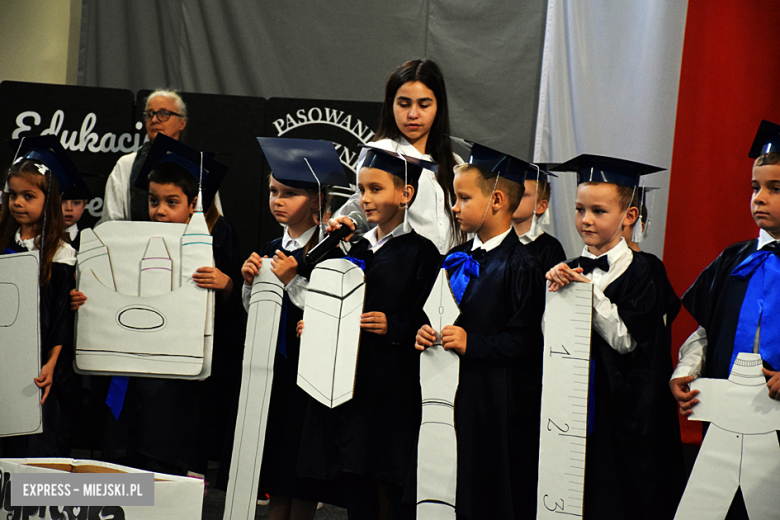 Uroczysty apel z okazji Dnia Edukacji Narodowej i pasowanie pierwszaków