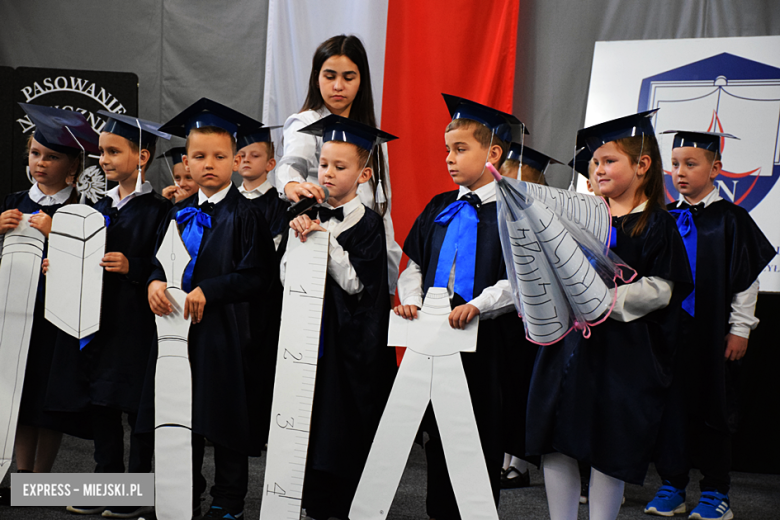 Uroczysty apel z okazji Dnia Edukacji Narodowej i pasowanie pierwszaków