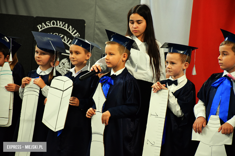 Uroczysty apel z okazji Dnia Edukacji Narodowej i pasowanie pierwszaków