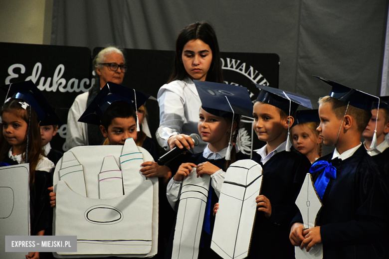 Uroczysty apel z okazji Dnia Edukacji Narodowej i pasowanie pierwszaków