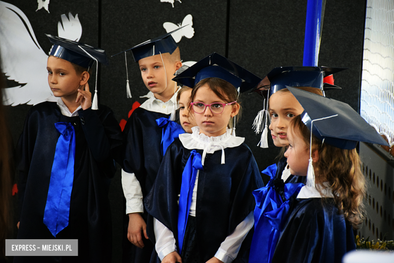 Uroczysty apel z okazji Dnia Edukacji Narodowej i pasowanie pierwszaków