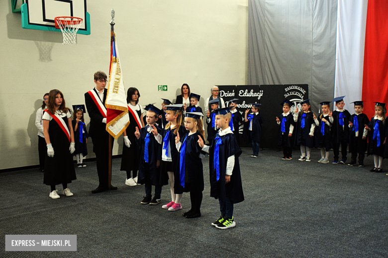 Uroczysty apel z okazji Dnia Edukacji Narodowej i pasowanie pierwszaków