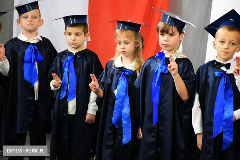 Uroczysty apel z okazji Dnia Edukacji Narodowej i pasowanie pierwszaków