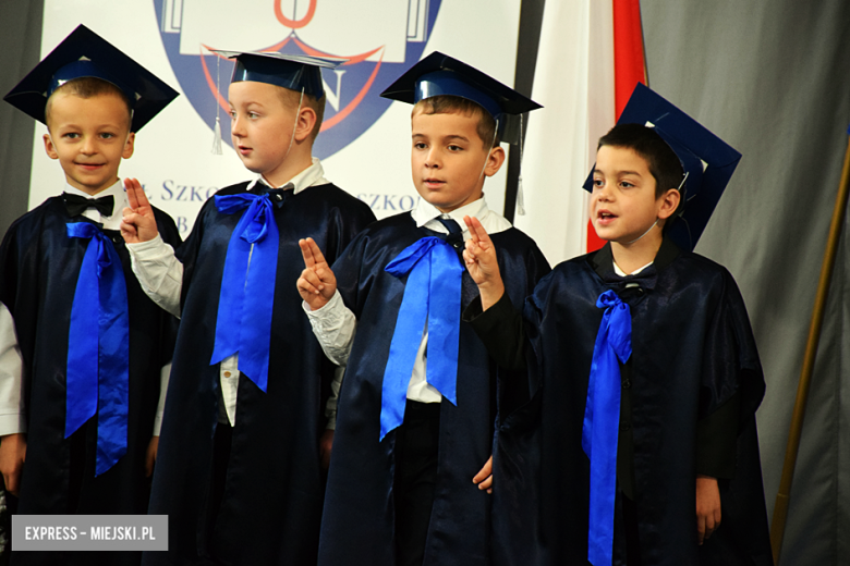 Uroczysty apel z okazji Dnia Edukacji Narodowej i pasowanie pierwszaków