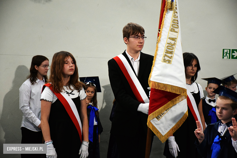 Uroczysty apel z okazji Dnia Edukacji Narodowej i pasowanie pierwszaków