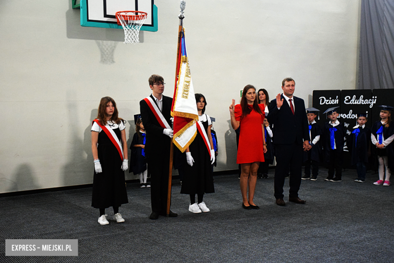 Uroczysty apel z okazji Dnia Edukacji Narodowej i pasowanie pierwszaków
