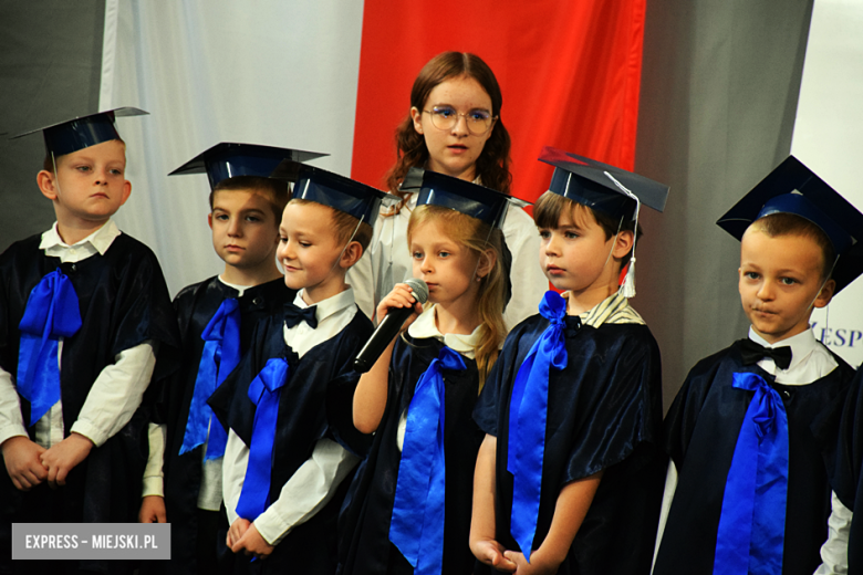 Uroczysty apel z okazji Dnia Edukacji Narodowej i pasowanie pierwszaków