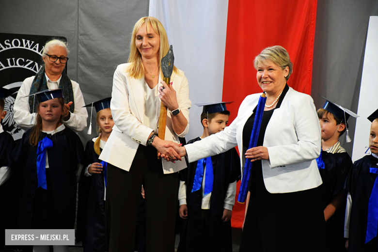 Uroczysty apel z okazji Dnia Edukacji Narodowej i pasowanie pierwszaków