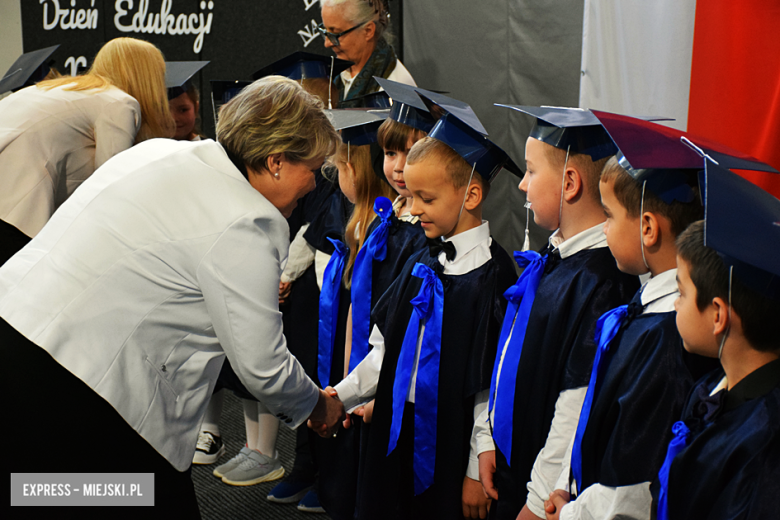 Uroczysty apel z okazji Dnia Edukacji Narodowej i pasowanie pierwszaków