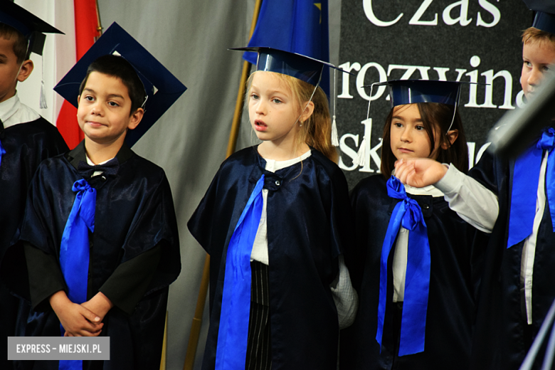 Uroczysty apel z okazji Dnia Edukacji Narodowej i pasowanie pierwszaków