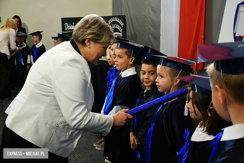 Uroczysty apel z okazji Dnia Edukacji Narodowej i pasowanie pierwszaków