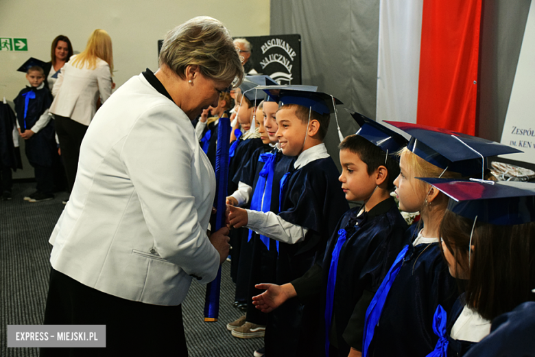 Uroczysty apel z okazji Dnia Edukacji Narodowej i pasowanie pierwszaków