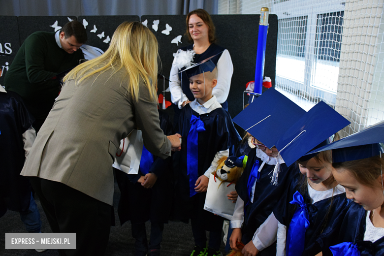 Uroczysty apel z okazji Dnia Edukacji Narodowej i pasowanie pierwszaków