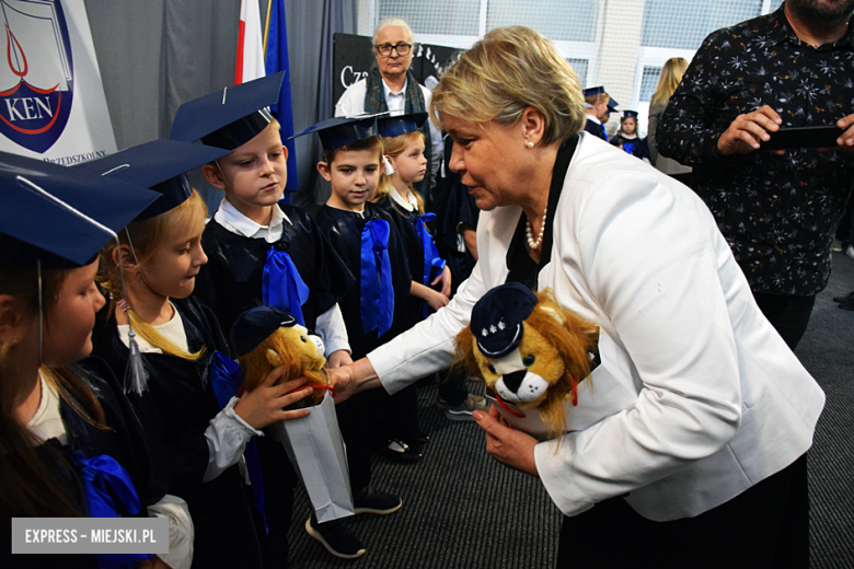 Uroczysty apel z okazji Dnia Edukacji Narodowej i pasowanie pierwszaków