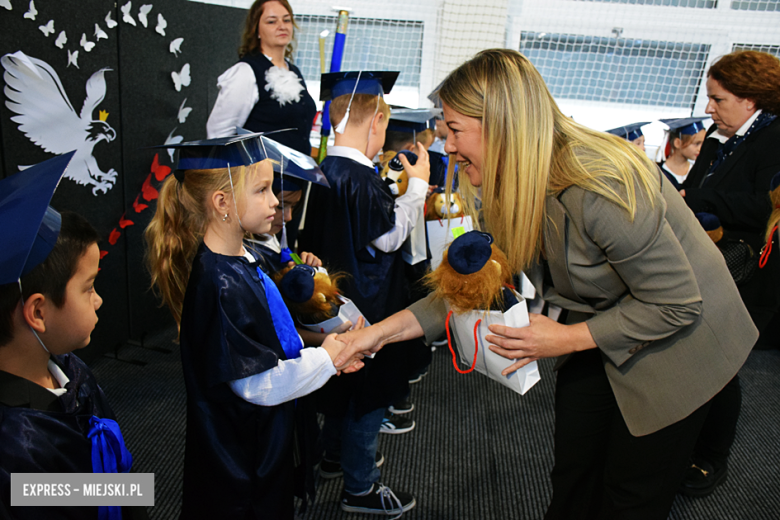 Uroczysty apel z okazji Dnia Edukacji Narodowej i pasowanie pierwszaków