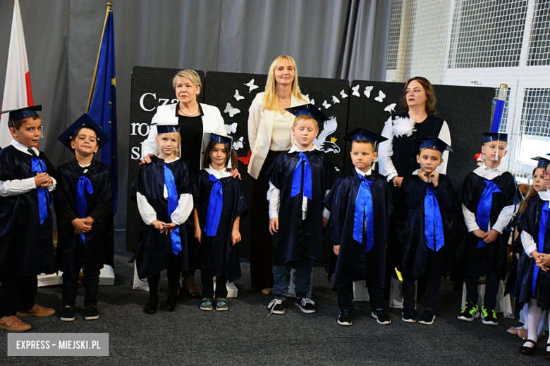 Uroczysty apel z okazji Dnia Edukacji Narodowej i pasowanie pierwszaków
