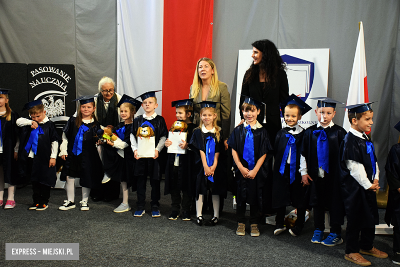 Uroczysty apel z okazji Dnia Edukacji Narodowej i pasowanie pierwszaków