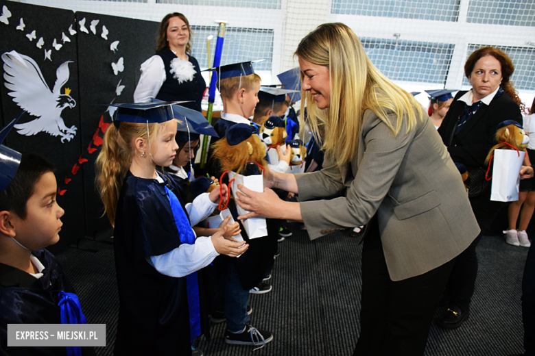 Uroczysty apel z okazji Dnia Edukacji Narodowej i pasowanie pierwszaków