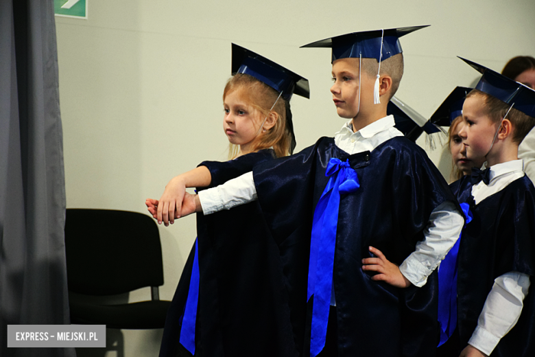 Uroczysty apel z okazji Dnia Edukacji Narodowej i pasowanie pierwszaków