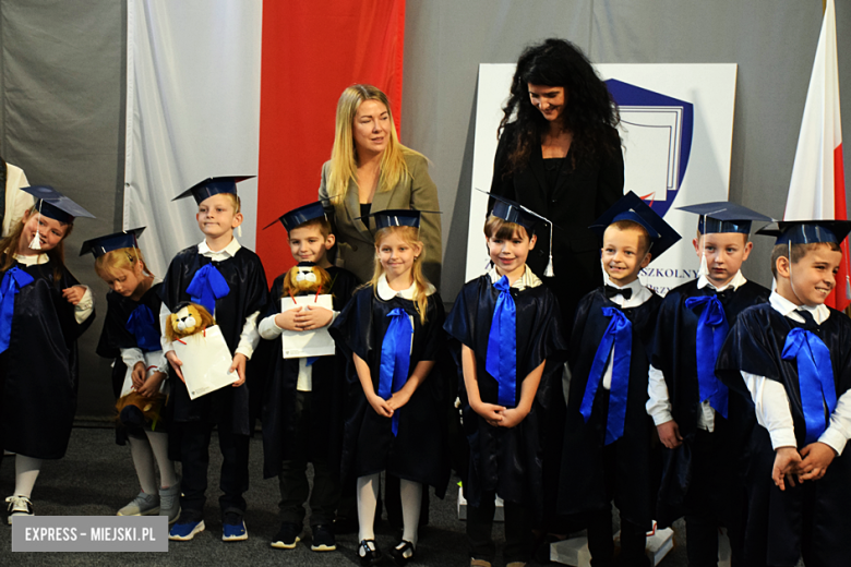 Uroczysty apel z okazji Dnia Edukacji Narodowej i pasowanie pierwszaków