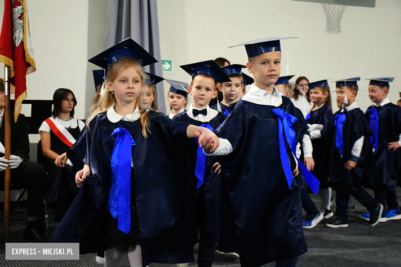 Uroczysty apel z okazji Dnia Edukacji Narodowej i pasowanie pierwszaków