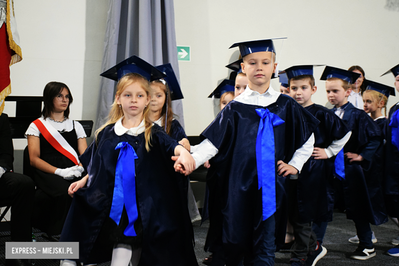 Uroczysty apel z okazji Dnia Edukacji Narodowej i pasowanie pierwszaków