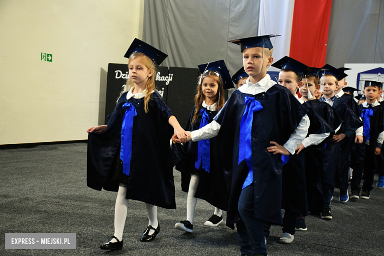 Uroczysty apel z okazji Dnia Edukacji Narodowej i pasowanie pierwszaków