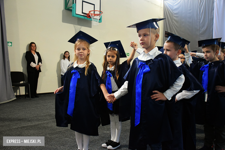 Uroczysty apel z okazji Dnia Edukacji Narodowej i pasowanie pierwszaków