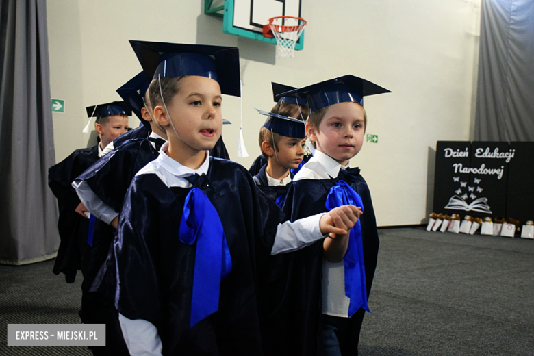 Uroczysty apel z okazji Dnia Edukacji Narodowej i pasowanie pierwszaków