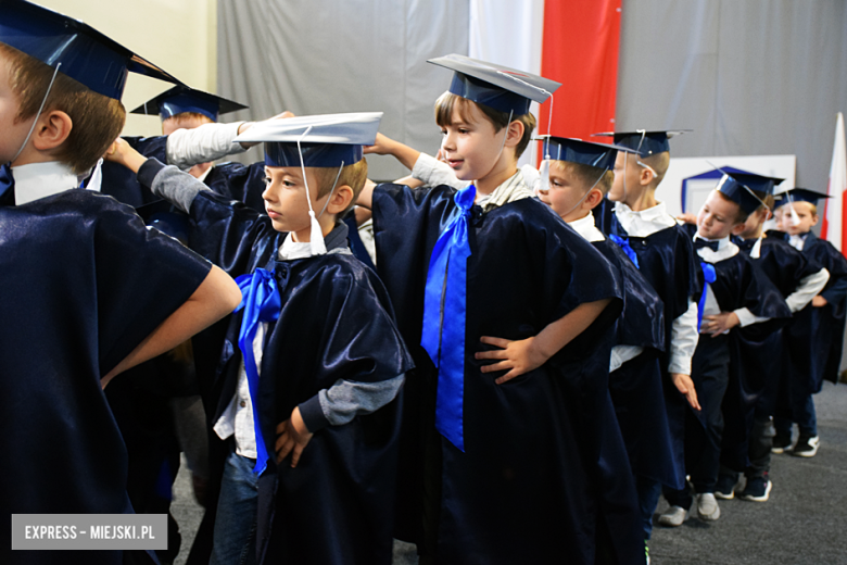 Uroczysty apel z okazji Dnia Edukacji Narodowej i pasowanie pierwszaków