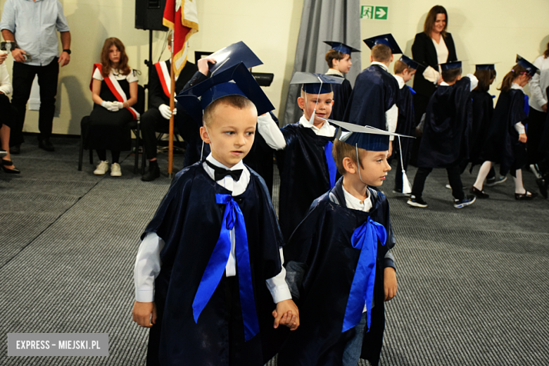 Uroczysty apel z okazji Dnia Edukacji Narodowej i pasowanie pierwszaków