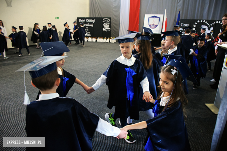 Uroczysty apel z okazji Dnia Edukacji Narodowej i pasowanie pierwszaków