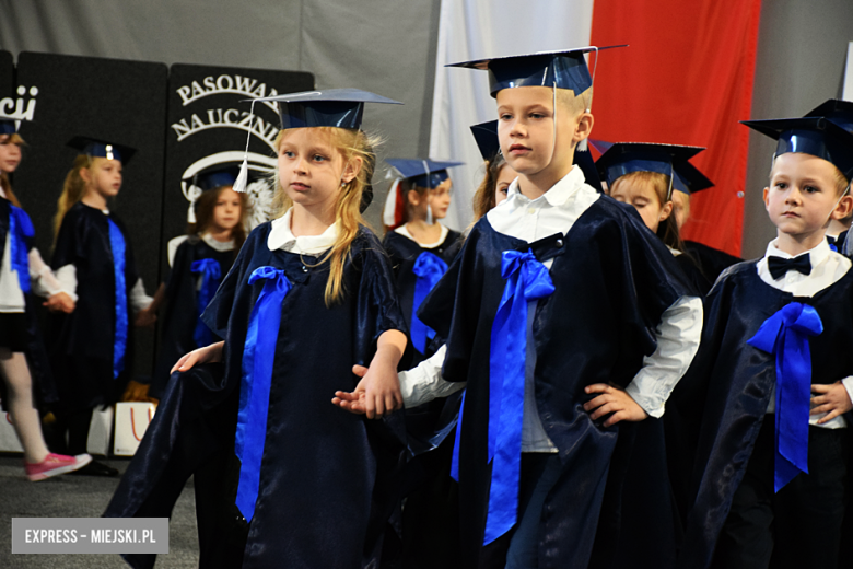 Uroczysty apel z okazji Dnia Edukacji Narodowej i pasowanie pierwszaków