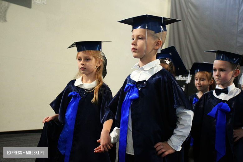 Uroczysty apel z okazji Dnia Edukacji Narodowej i pasowanie pierwszaków