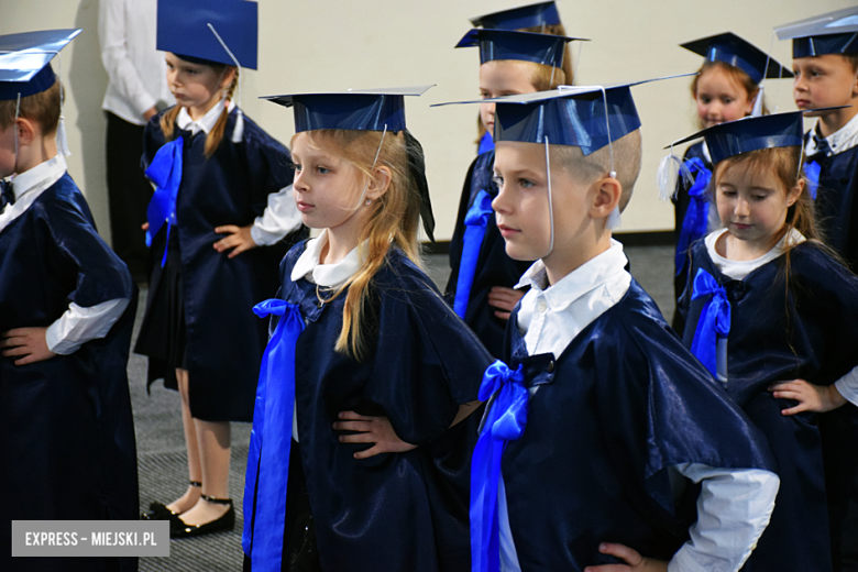 Uroczysty apel z okazji Dnia Edukacji Narodowej i pasowanie pierwszaków