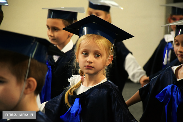 Uroczysty apel z okazji Dnia Edukacji Narodowej i pasowanie pierwszaków