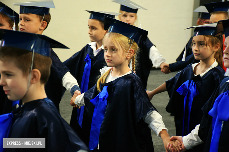 Uroczysty apel z okazji Dnia Edukacji Narodowej i pasowanie pierwszaków