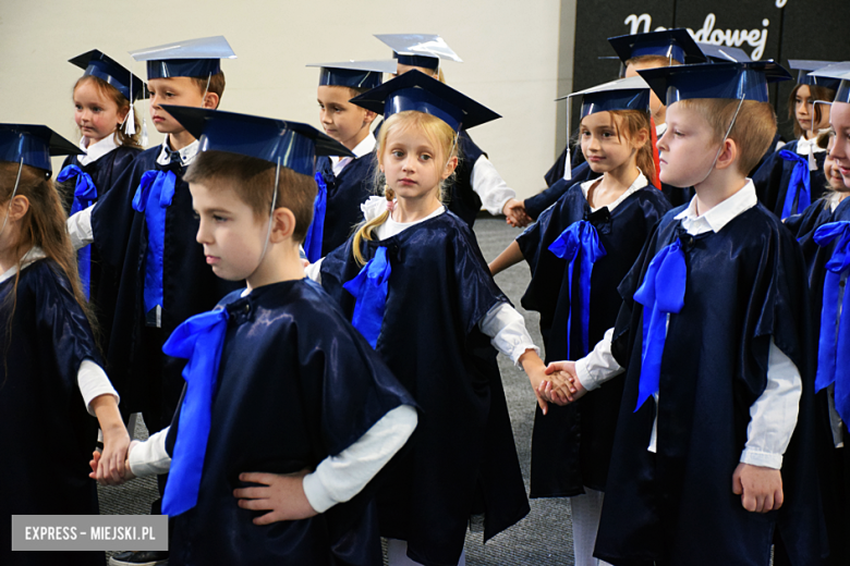 Uroczysty apel z okazji Dnia Edukacji Narodowej i pasowanie pierwszaków