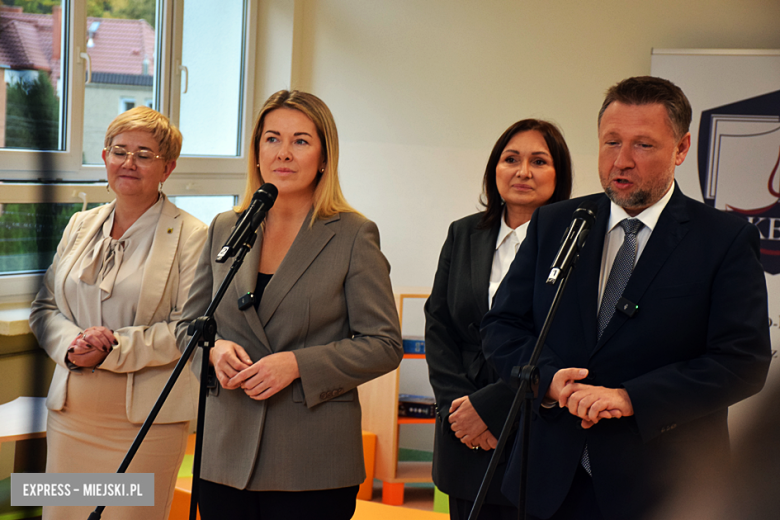 Uczniowie i przedszkolaki wrócili „do siebie”. Odnowiona szkoła oficjalnie otwarta po powodzi