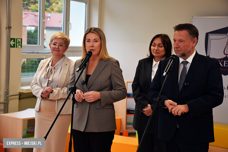 Uczniowie i przedszkolaki wrócili „do siebie”. Odnowiona szkoła oficjalnie otwarta po powodzi