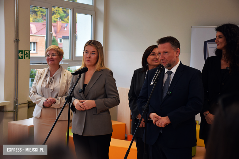 Uczniowie i przedszkolaki wrócili „do siebie”. Odnowiona szkoła oficjalnie otwarta po powodzi
