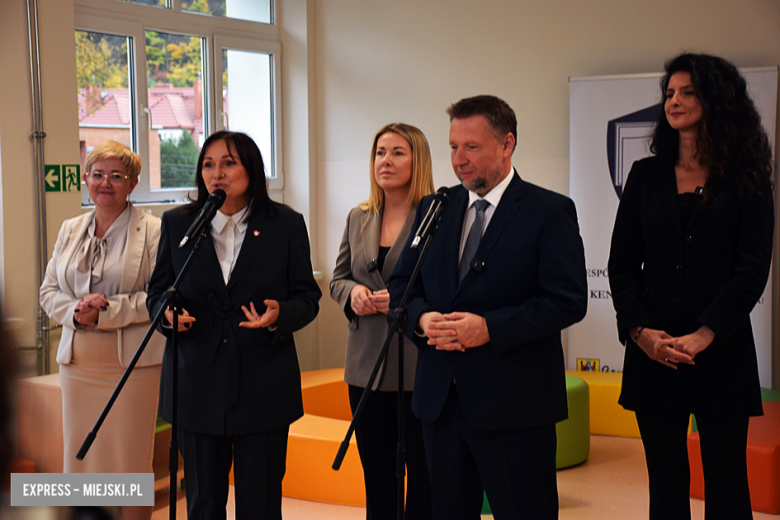 Uczniowie i przedszkolaki wrócili „do siebie”. Odnowiona szkoła oficjalnie otwarta po powodzi