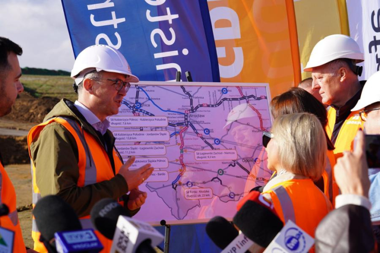 Ruszyła budowa pierwszego odcinka drogi ekspresowej S8 z Wrocławia w kierunku Kłodzka
