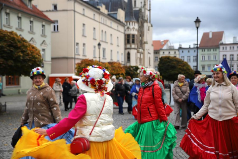 Dzień Seniora w Ząbkowicach Śląskich: barwna parada seniorów i koncert Edyty Geppert
