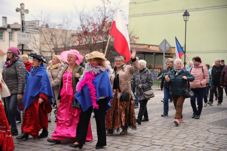 Dzień Seniora w Ząbkowicach Śląskich: barwna parada seniorów i koncert Edyty Geppert