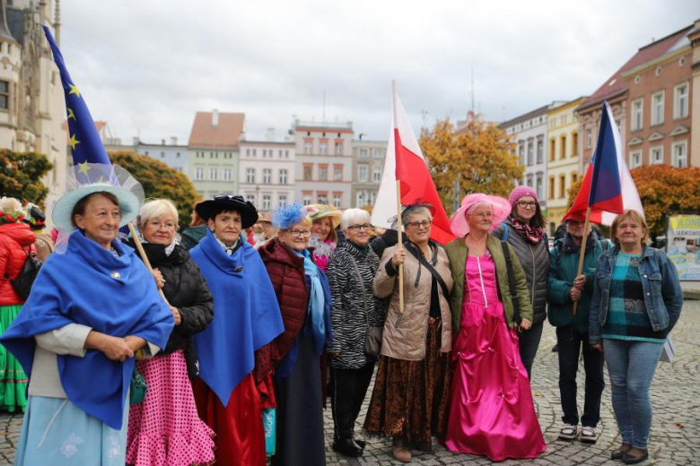 Dzień Seniora w Ząbkowicach Śląskich: barwna parada seniorów i koncert Edyty Geppert