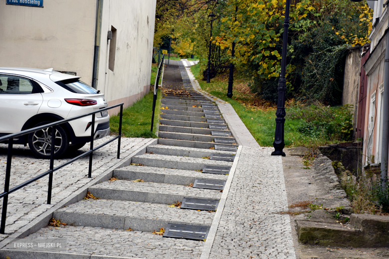 Po rocznej przebudowie Plac Kościelny ponownie otwarty