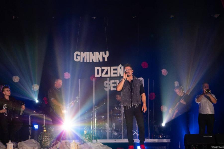 Gminny Dzień Seniora w Ciepłowodach – święto radości, muzyki i wspólnoty