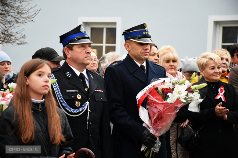 „To nasz wspólny hołd dla bohaterów”. W Bardzie odsłonięto pomnik Poległym za Ojczyznę [foto]