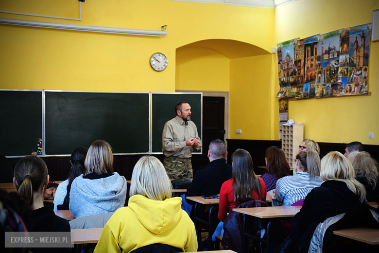 Jak zachować się w sytuacji ataku terrorystycznego? Szkolenie dla uczniów 